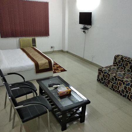 The Radiance Suites And Apartment Nuova Delhi Esterno foto
