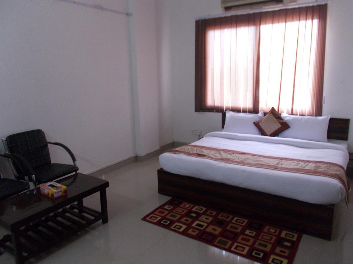 The Radiance Suites And Apartment Nuova Delhi Esterno foto