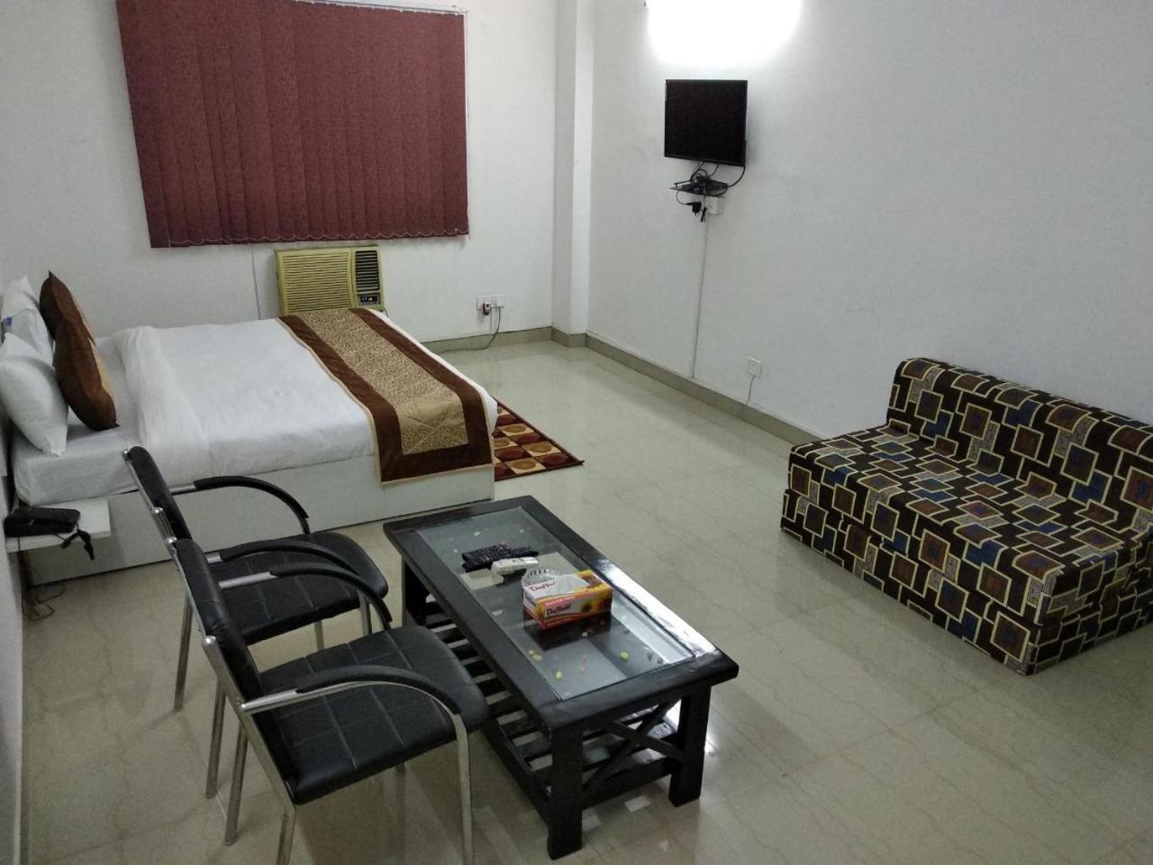 The Radiance Suites And Apartment Nuova Delhi Esterno foto