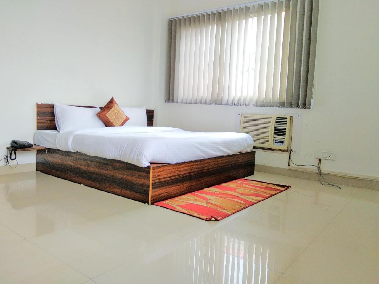 The Radiance Suites And Apartment Nuova Delhi Esterno foto