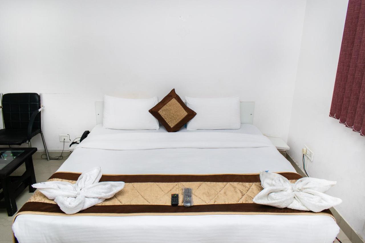 The Radiance Suites And Apartment Nuova Delhi Esterno foto