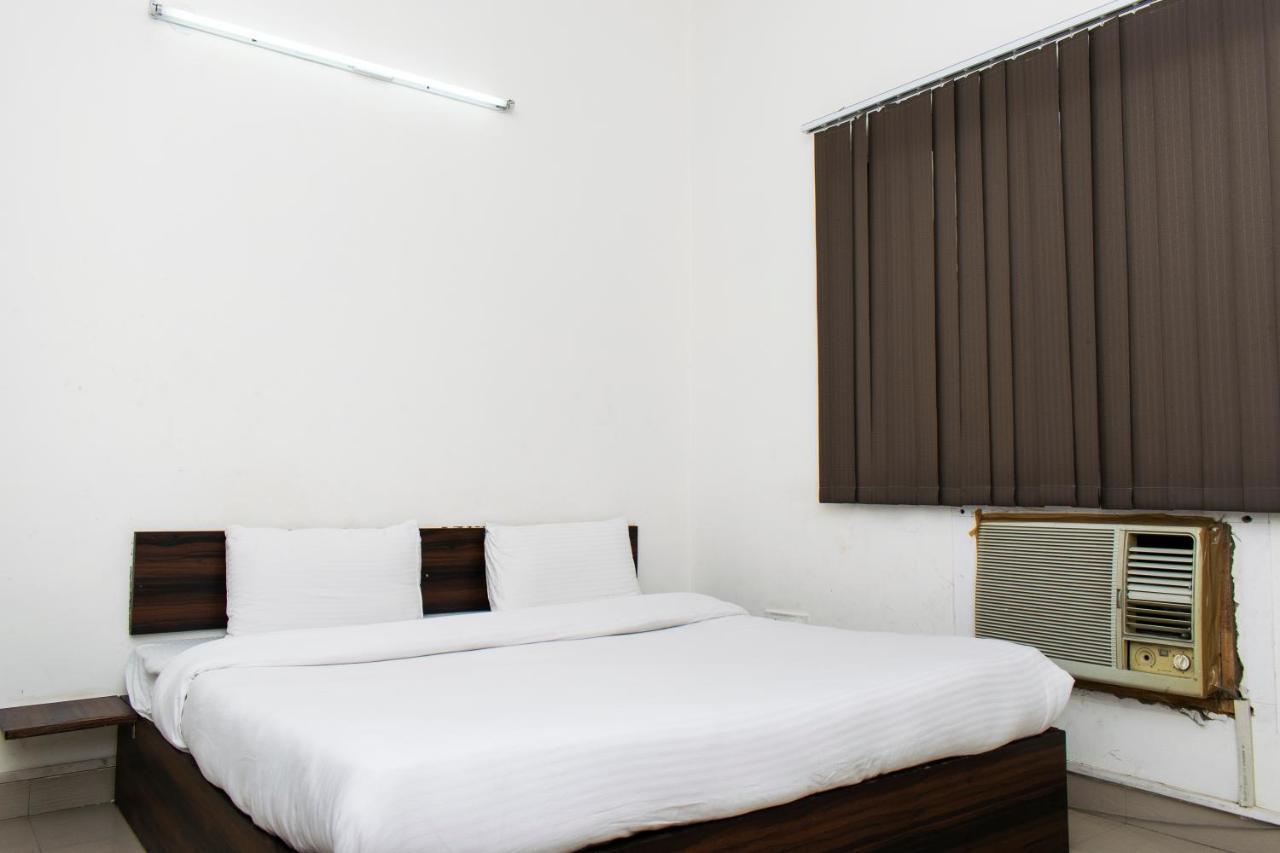 The Radiance Suites And Apartment Nuova Delhi Esterno foto