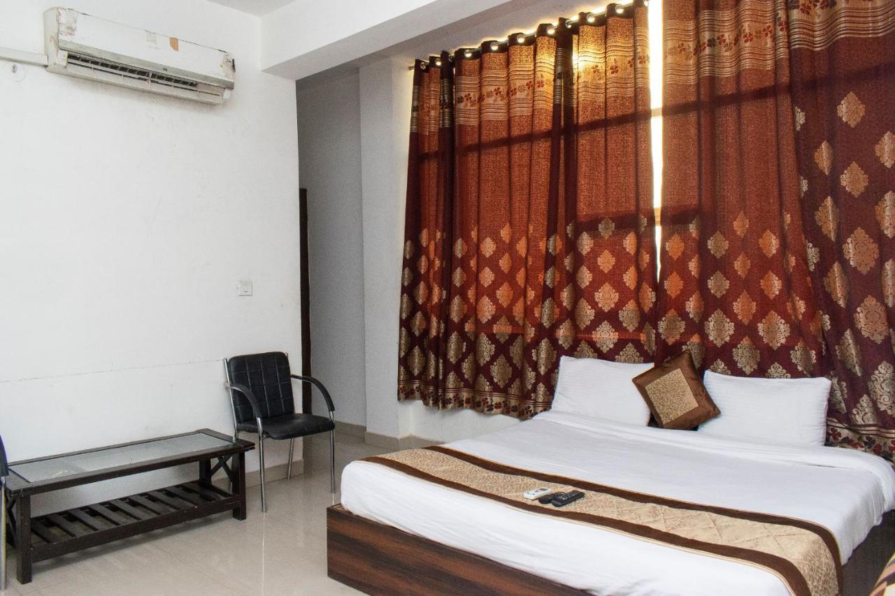 The Radiance Suites And Apartment Nuova Delhi Esterno foto